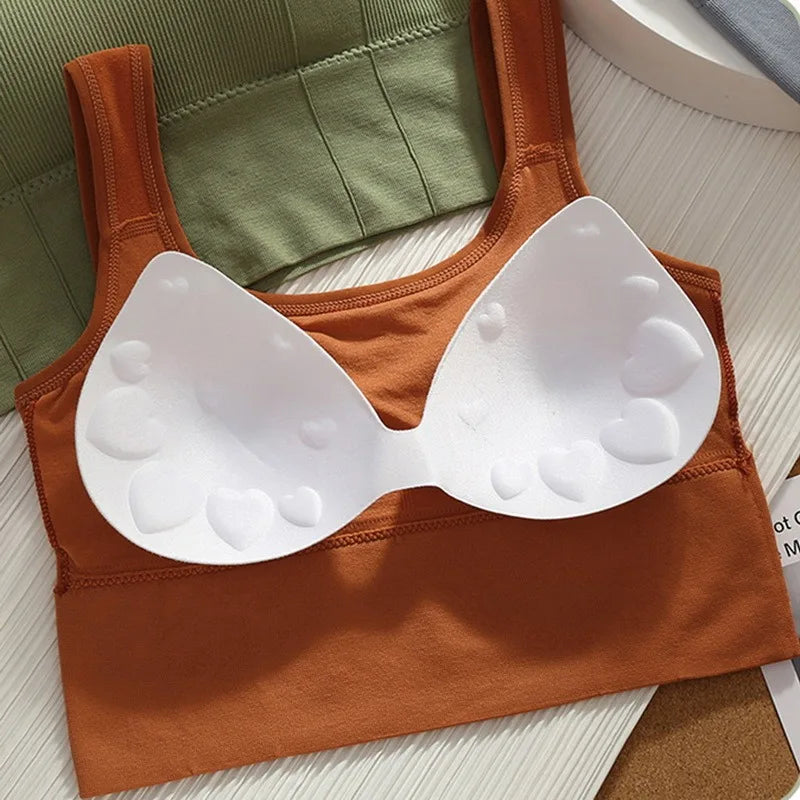 Seamless Push-Up Sports Bra – Breathable Shockproof Gym Top