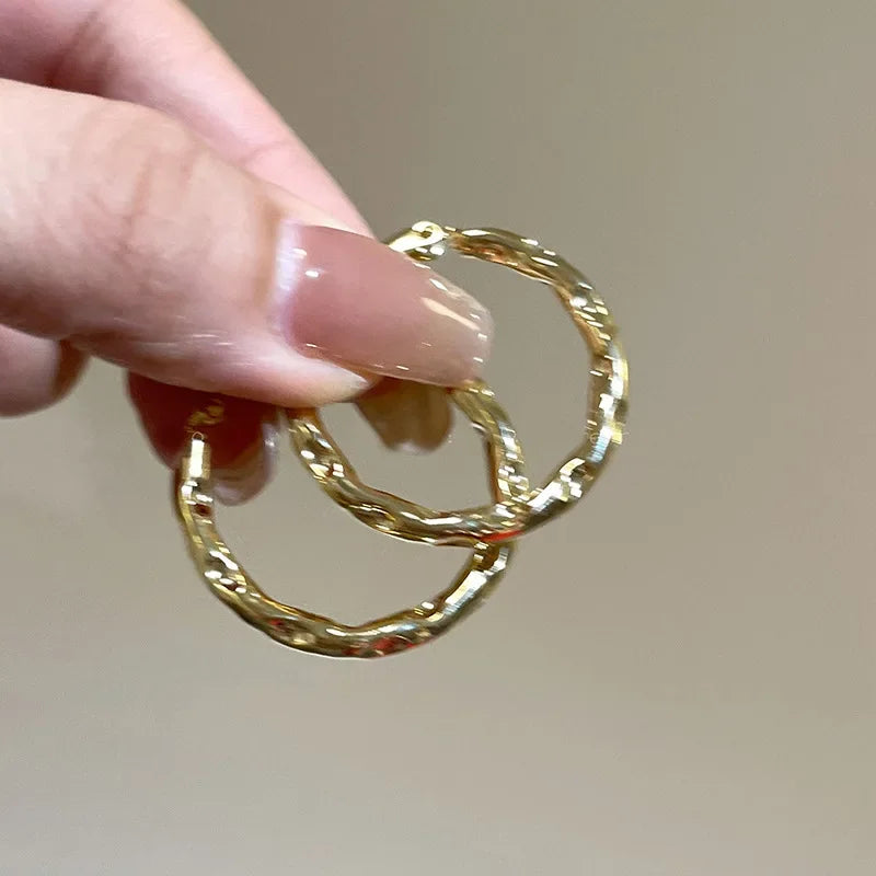 LATS Retro Geometric Hoop Earrings – Irregular Simple Circle Fashion Jewelry for Women