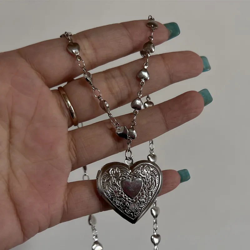 Romantic Heart Locket Pendant – Openable Stainless Steel Photo Frame Necklace for Men & Women