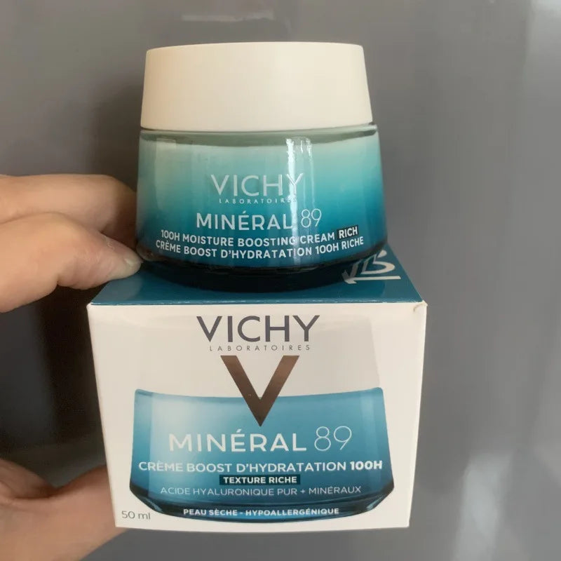 VICHY 16% Vitamin C + Hyaluronic Acid Serum – Rejuvenating & Moisturizing Facial Care with Salicylic Acid, Repairs Skin Barrier & Restores Radiance