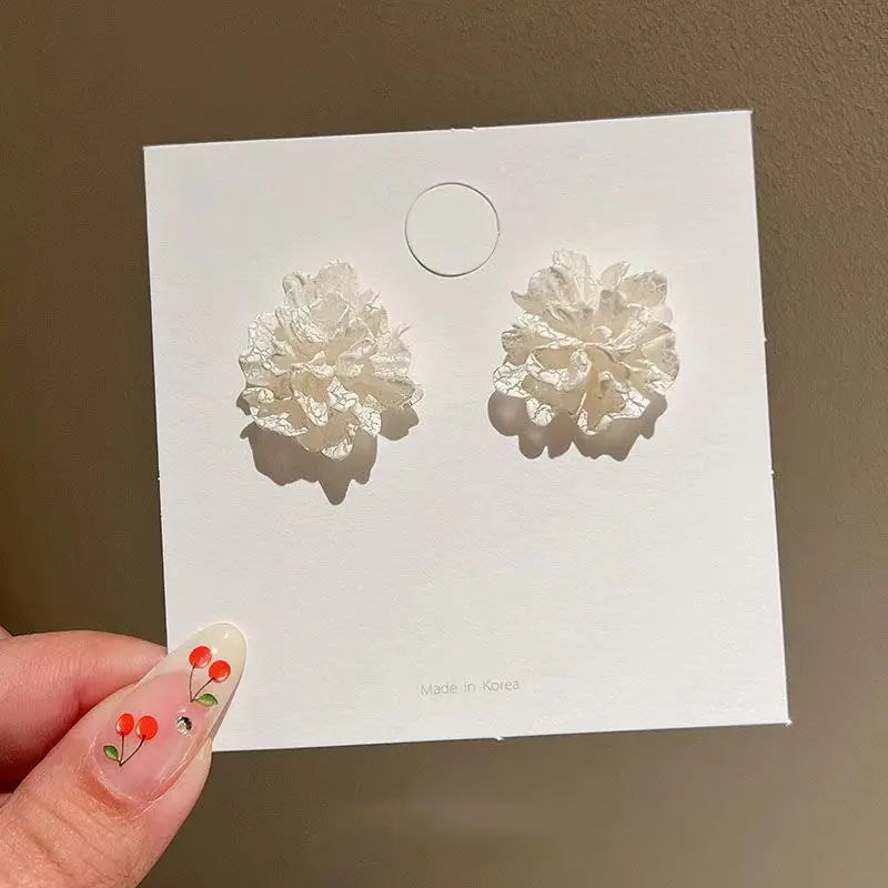 White & Red Flower Stud Earrings – Trendy Acrylic Women’s Wedding Jewelry