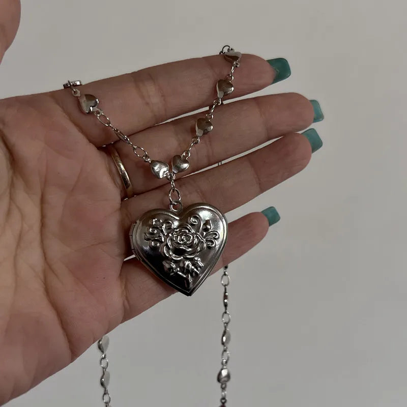 Romantic Heart Locket Pendant – Openable Stainless Steel Photo Frame Necklace for Men & Women