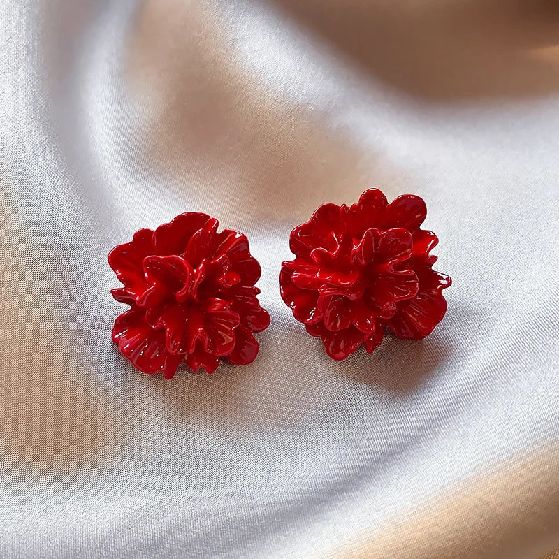 White & Red Flower Stud Earrings – Trendy Acrylic Women’s Wedding Jewelry