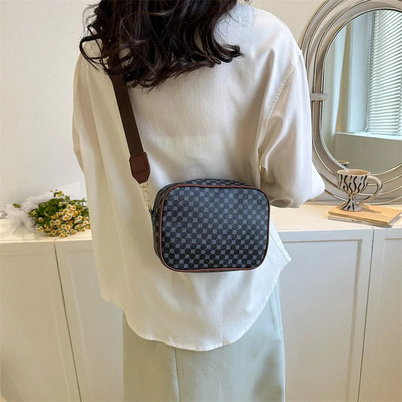 Vintage Pattern Shell Crossbody Bag – Small Luxury Designer Shoulder Purse for Women