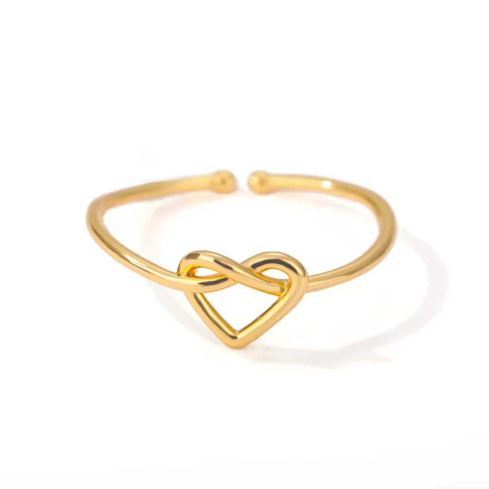 Gold Heart Couple Ring – Elegant Women’s Wedding Jewelry