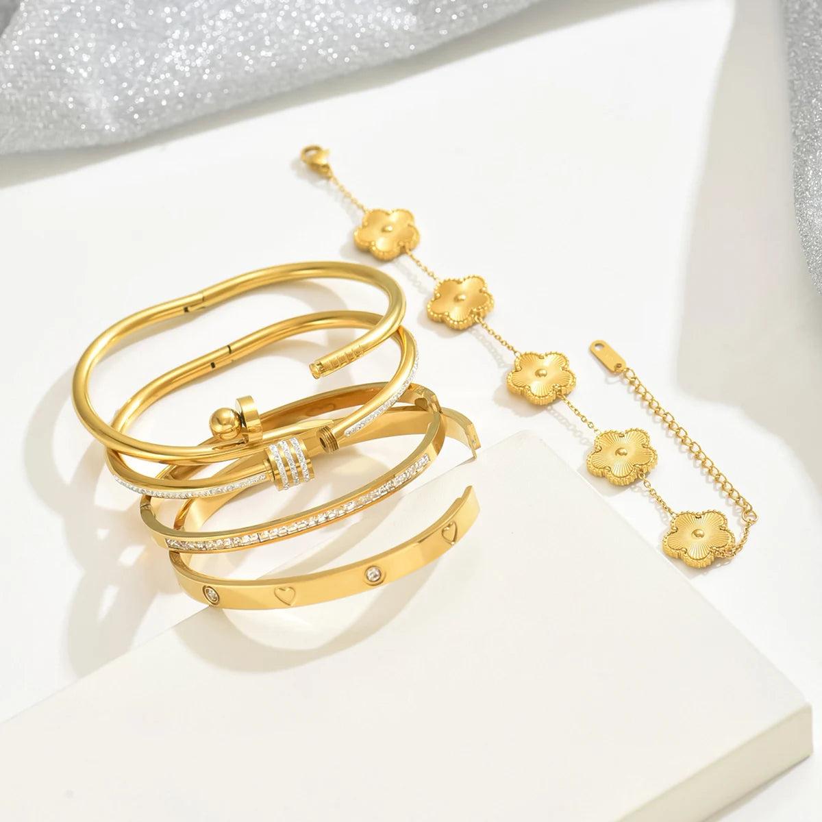 Hot Stainless Steel Four-Leaf Clover Lucky Bracelet – Fashion Gold Nail Bangle for Women