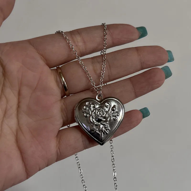 Romantic Heart Locket Pendant – Openable Stainless Steel Photo Frame Necklace for Men & Women