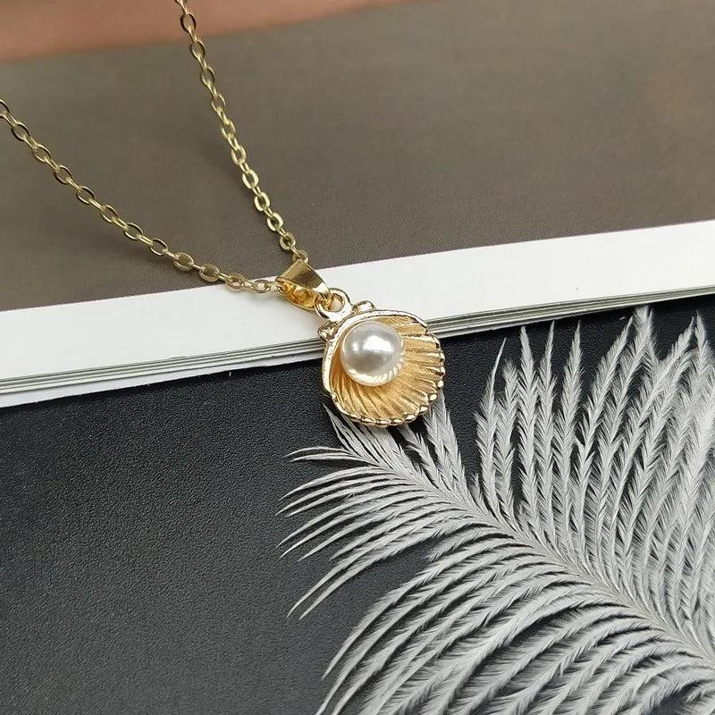Shell & Pearl Pendant Necklace – Trendy Summer Choker for Women