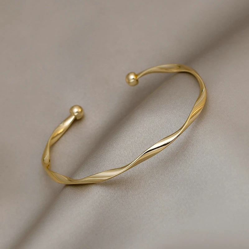 Personalized Retro Twisted Gold Bracelet – Unique Jewelry Gift for Women