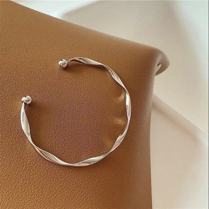 Personalized Retro Twisted Gold Bracelet – Unique Jewelry Gift for Women