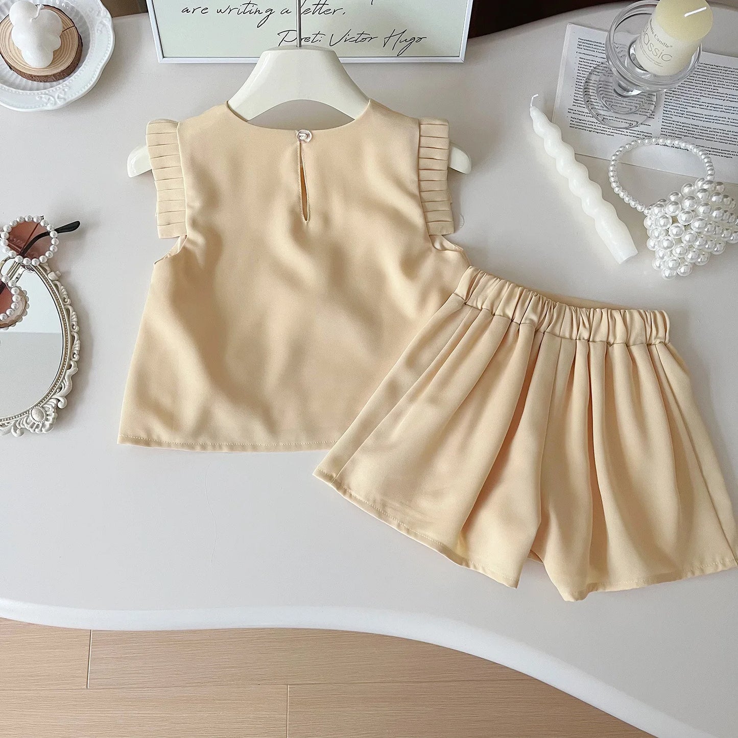 Girls’ Summer Outfit – 2-Piece Floral T-Shirt & Shorts Set