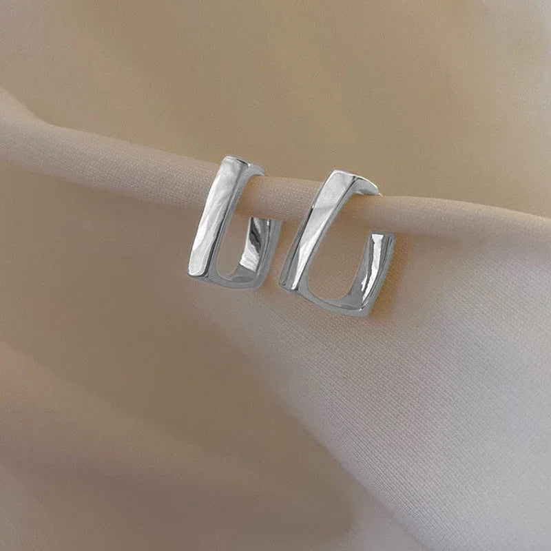 LATS Retro Geometric Hoop Earrings – Irregular Simple Circle Fashion Jewelry for Women