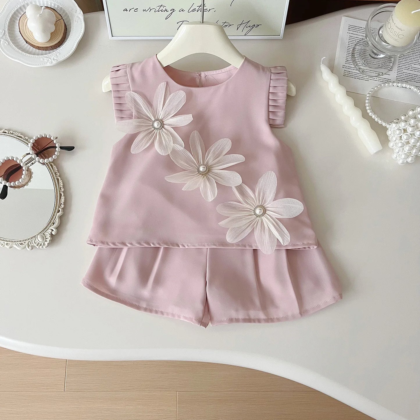 Girls’ Summer Outfit – 2-Piece Floral T-Shirt & Shorts Set