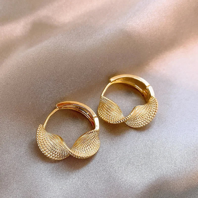 LATS Retro Geometric Hoop Earrings – Irregular Simple Circle Fashion Jewelry for Women