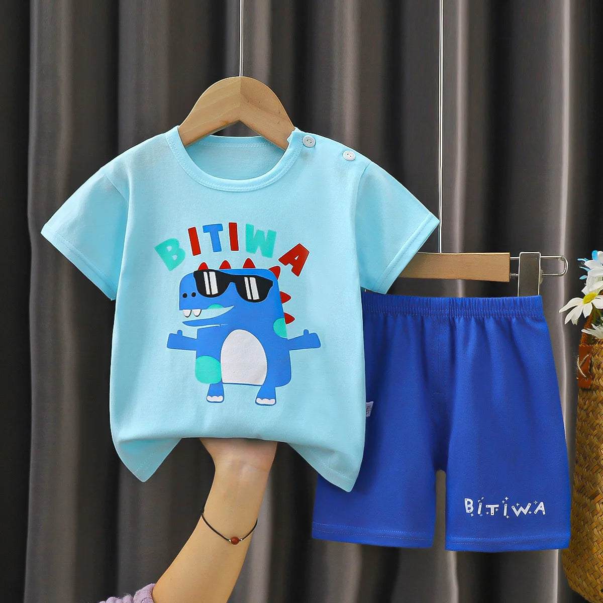Cartoon Print Cotton Toddler Outfit – 2-Piece Contrast T-Shirt & Shorts Set