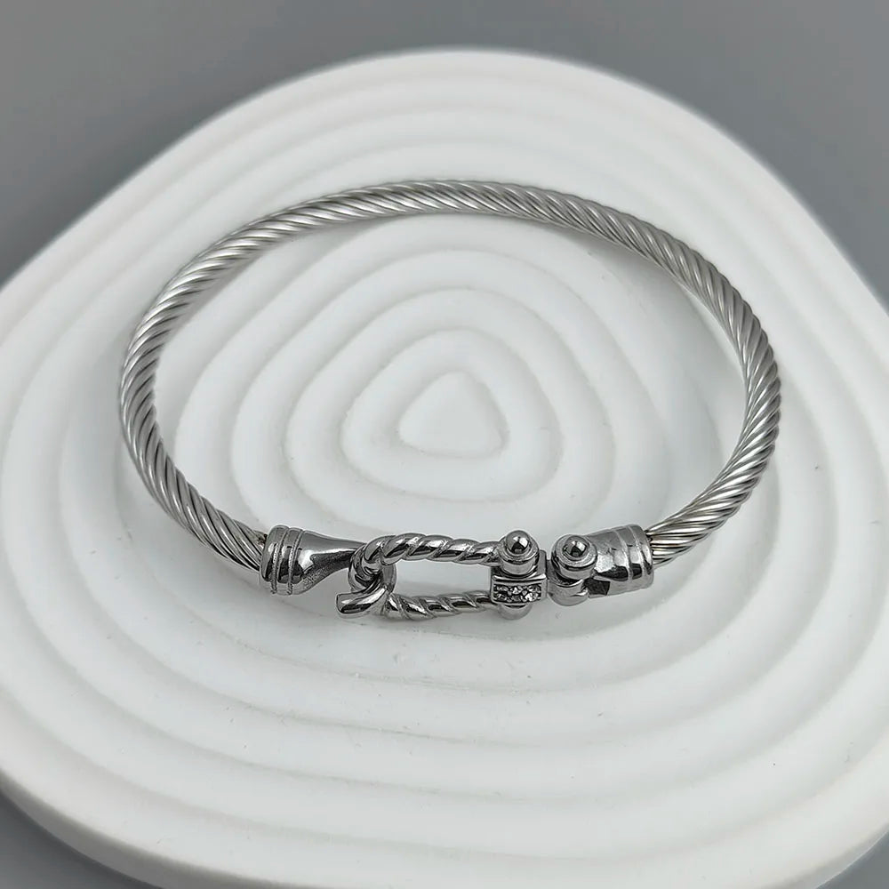 18K Gold-Plated Stainless Steel Horseshoe Bracelet – Waterproof Couple’s Jewelry