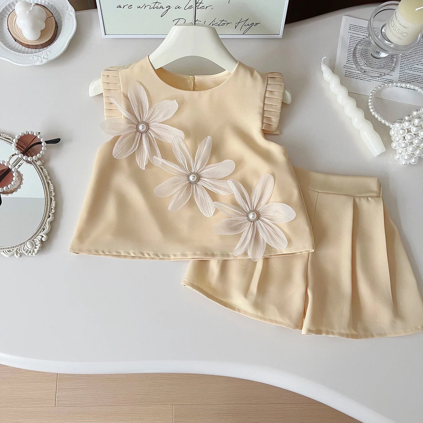 Girls’ Summer Outfit – 2-Piece Floral T-Shirt & Shorts Set