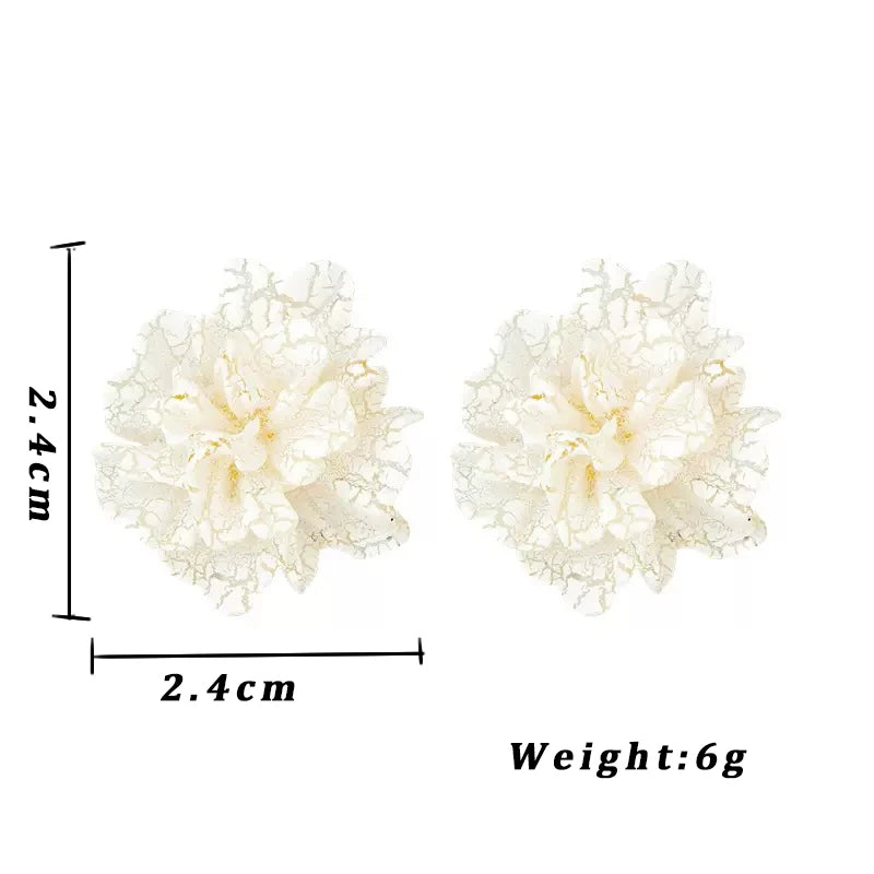 White & Red Flower Stud Earrings – Trendy Acrylic Women’s Wedding Jewelry