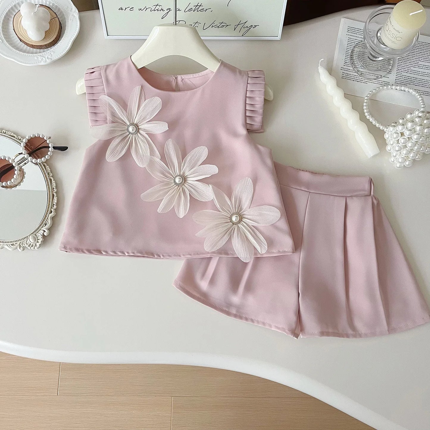 Girls’ Summer Outfit – 2-Piece Floral T-Shirt & Shorts Set