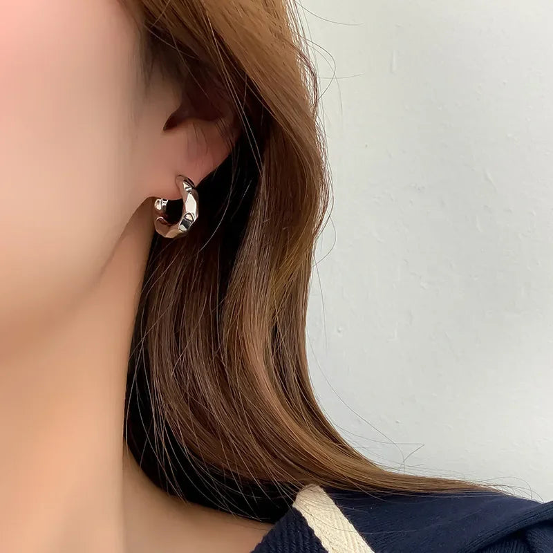 LATS Retro Geometric Hoop Earrings – Irregular Simple Circle Fashion Jewelry for Women