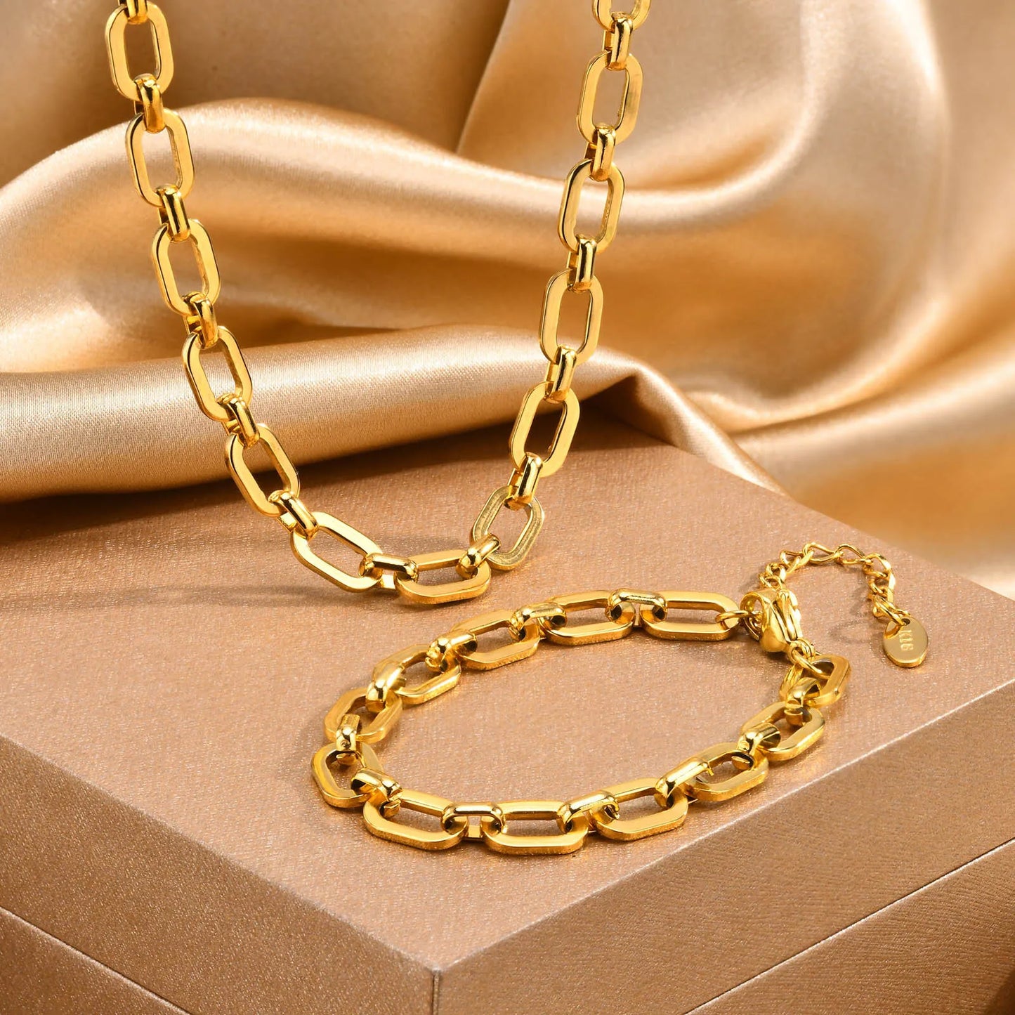 Chunky Gold Link Necklace – Thick Oval Chain Choker for Women