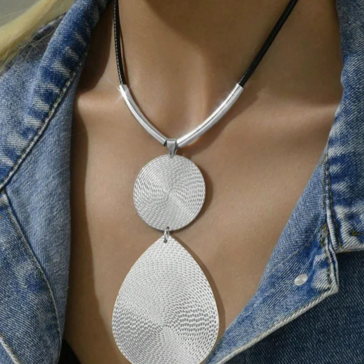 Creative Large Round Vintage Pendant Necklace – Personalized Punk Style Jewelry for Women