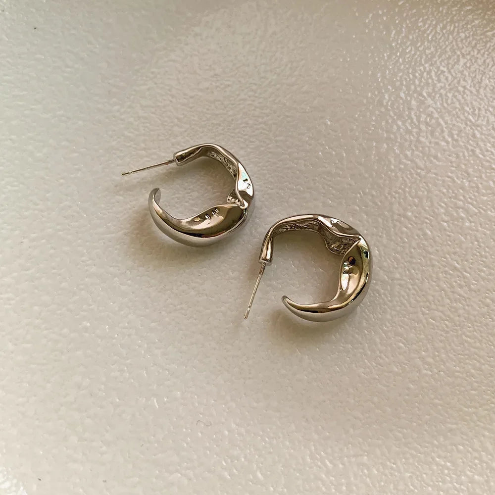 LATS Retro Geometric Hoop Earrings – Irregular Simple Circle Fashion Jewelry for Women