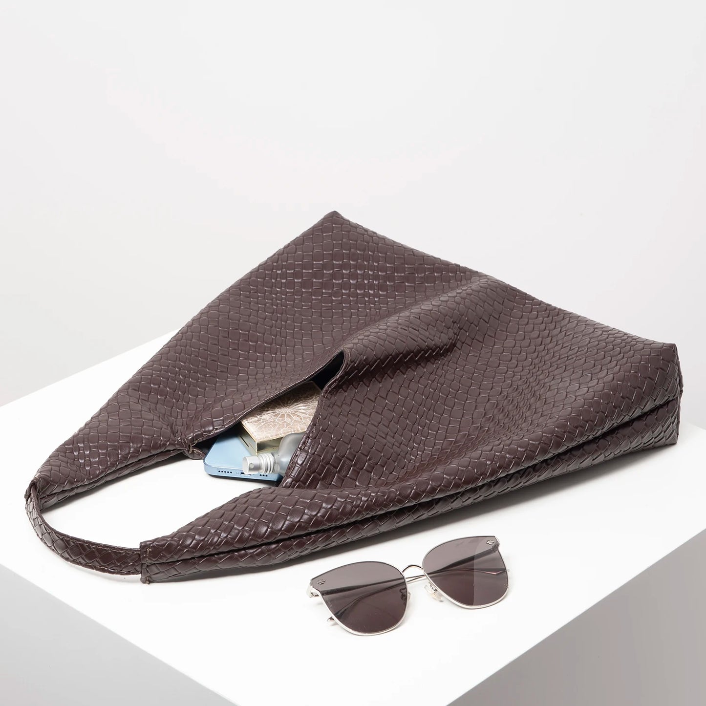 Simple Retro Shoulder Bag – Minimalist Hobo Tote for Women, Elegant Work & Grocery Bag