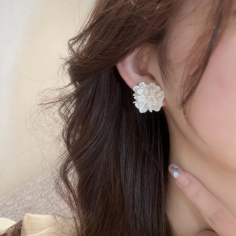 Big White Flower Stud Earrings – Unique Women’s Wedding Jewelry