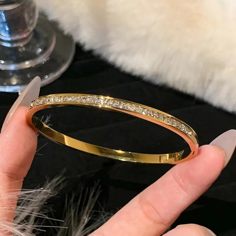 Elegant Gold Rhinestone Bangle – Glamorous Stainless Steel Bracelet for Women