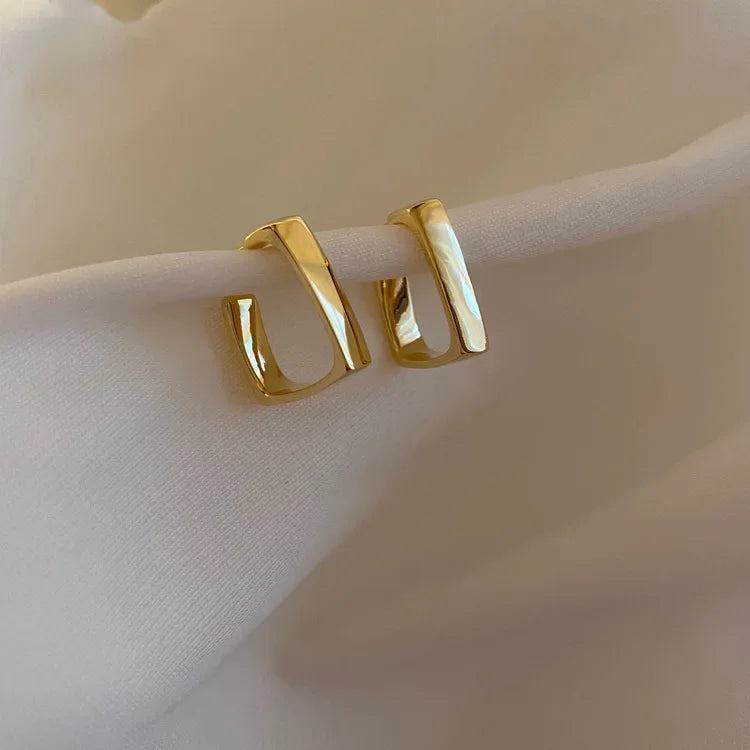 LATS Retro Geometric Hoop Earrings – Irregular Simple Circle Fashion Jewelry for Women