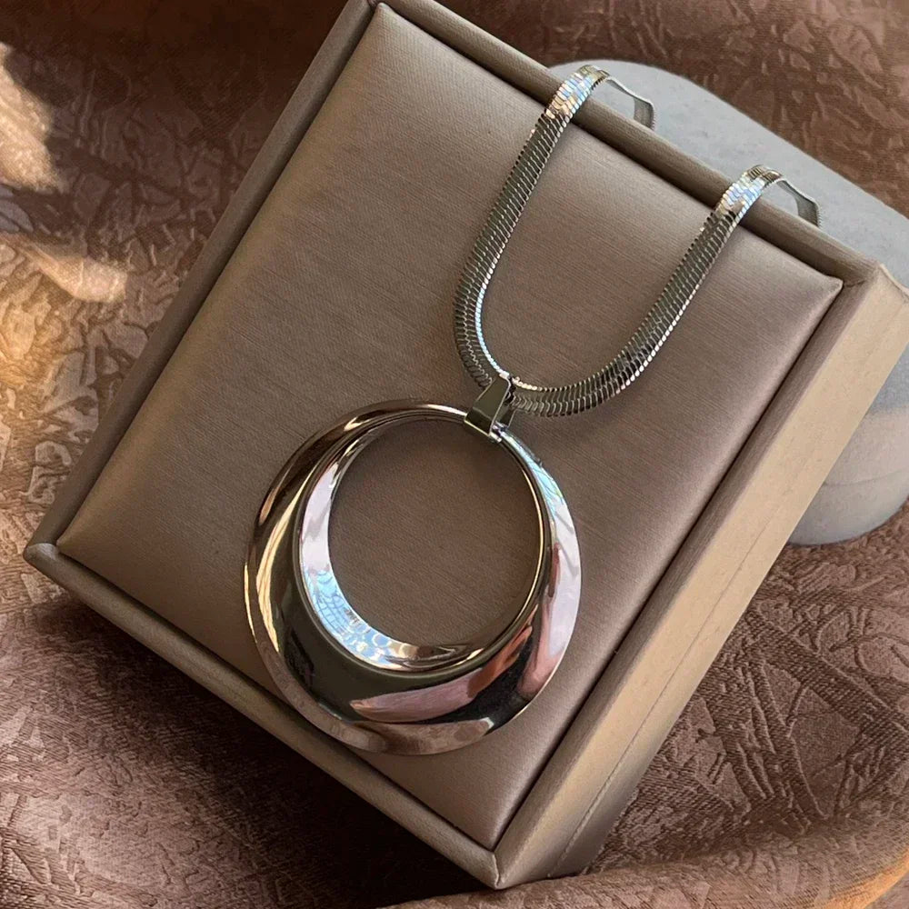 Exaggerated Punk O-Shaped Pendant Necklace – Chunky Stainless Steel Snake Chain for Men & Women