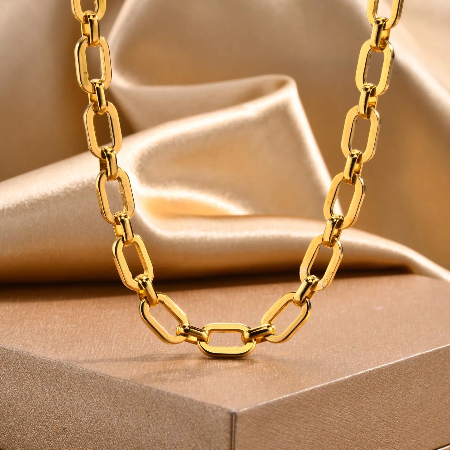 Chunky Gold Link Necklace – Thick Oval Chain Choker for Women