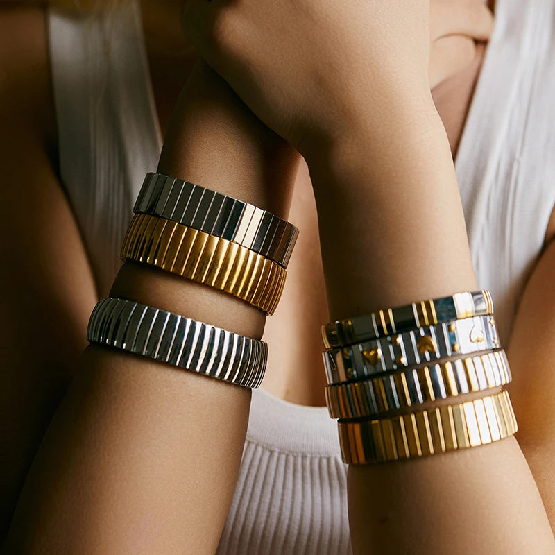 Loe Titanium Steel Gold Plated Heart Elastic Bracelet – Punk Hip Hop Jewelry for Women