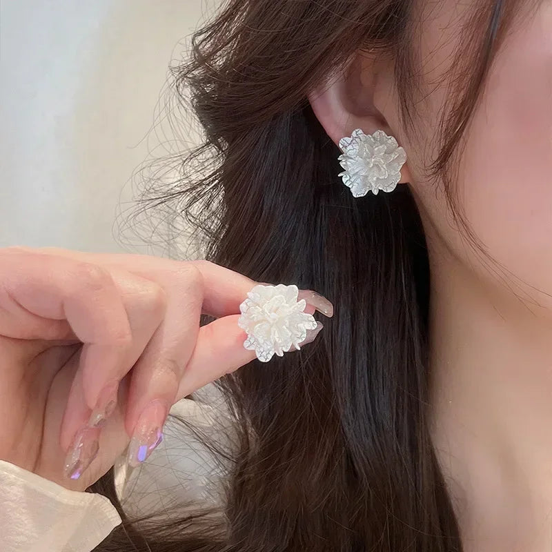 Big White Flower Stud Earrings – Unique Women’s Wedding Jewelry