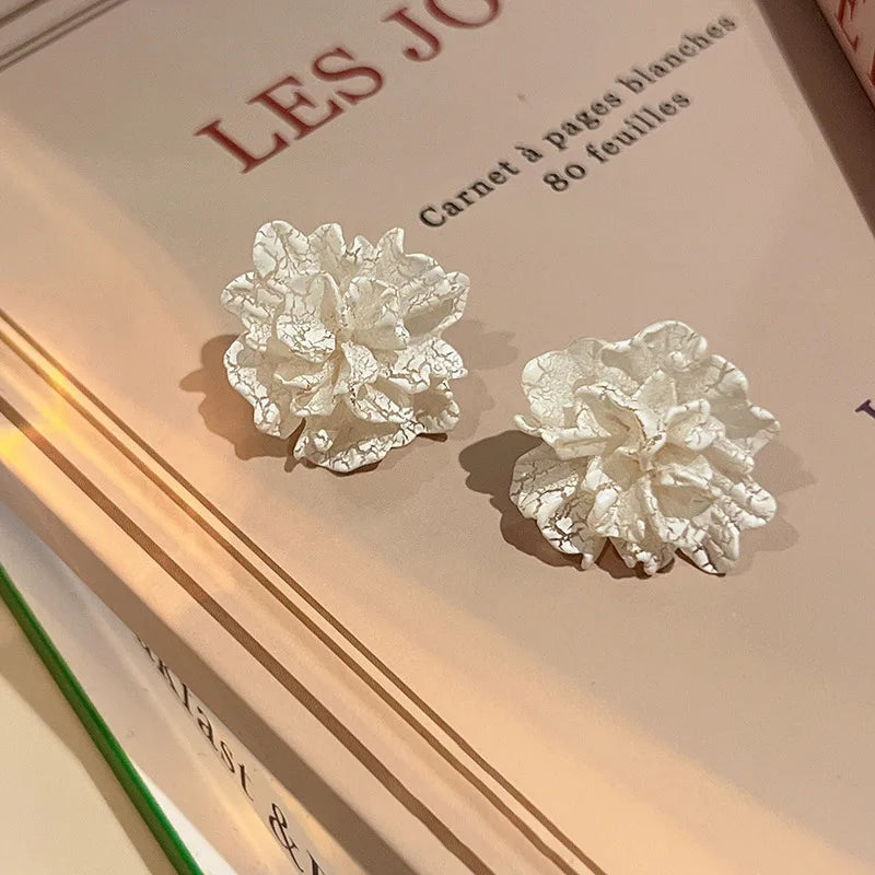 Big White Flower Stud Earrings – Unique Women’s Wedding Jewelry