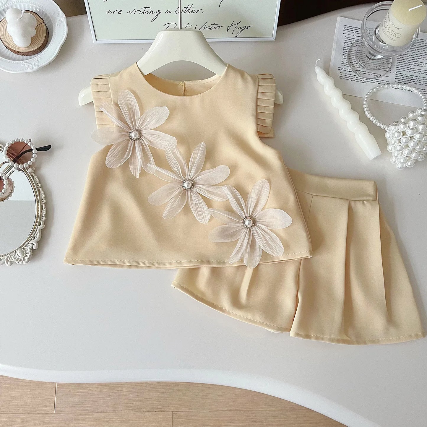 Girls’ Summer Outfit – 2-Piece Floral T-Shirt & Shorts Set