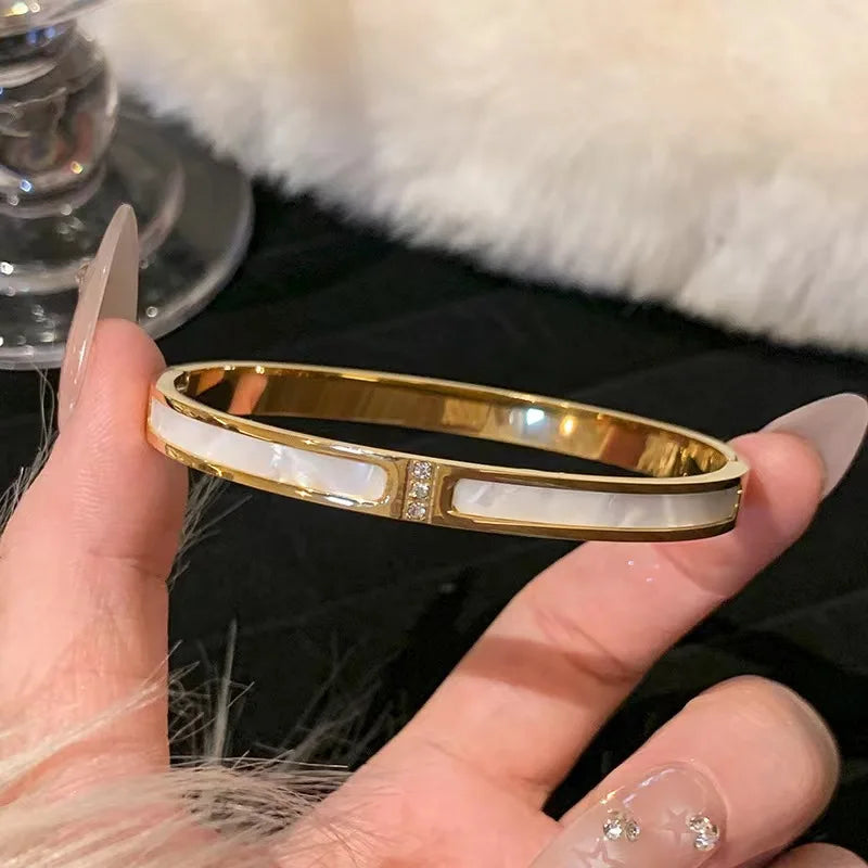 Elegant Gold Rhinestone Bangle – Glamorous Stainless Steel Bracelet for Women